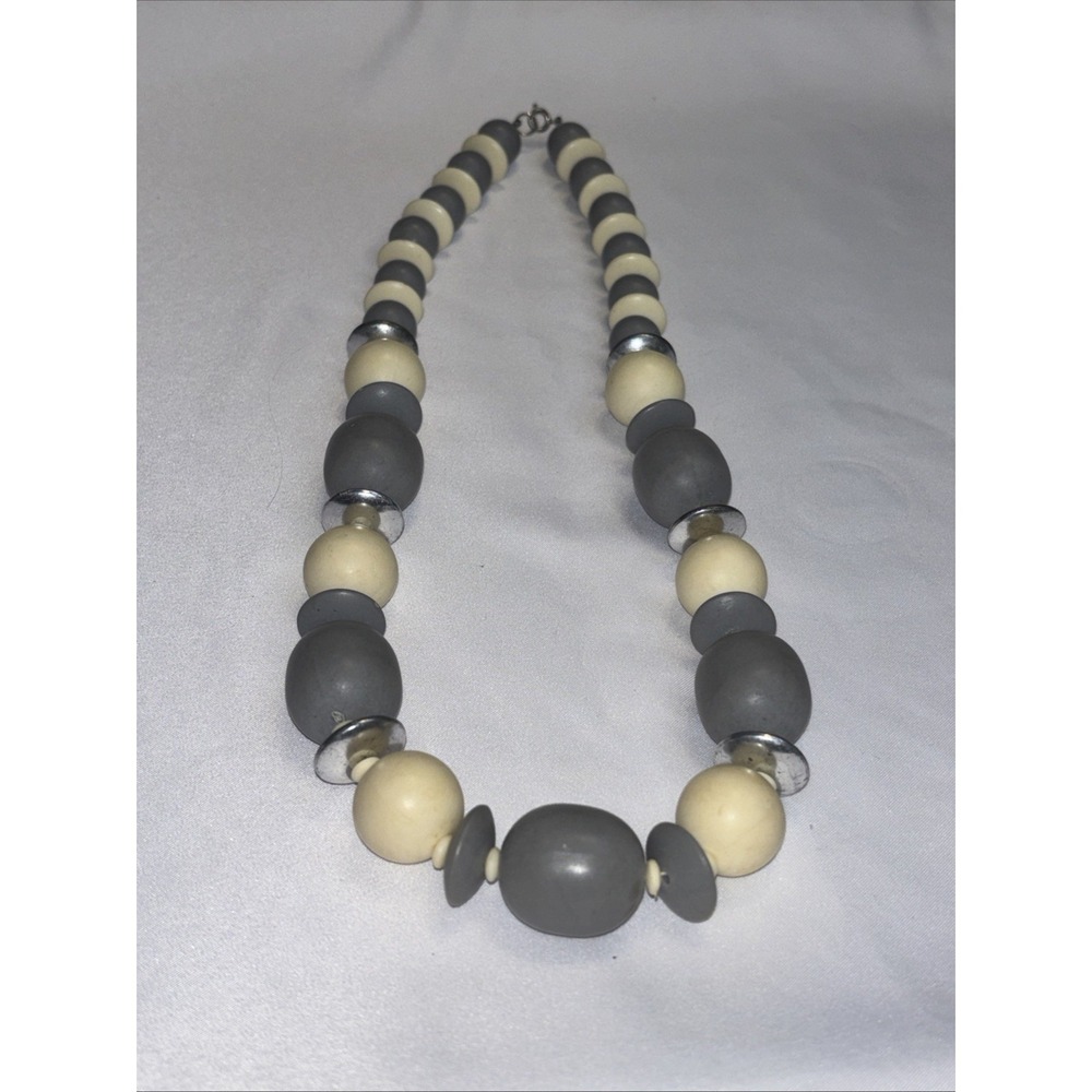 Necklace - Picture 3 of 16